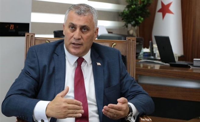 Ekonomi ve Enerji Bakanı Amcaoğlu: “Berberlerin hizmet tarifelerini euro olarak belirlemesi tüzüğe aykırı”