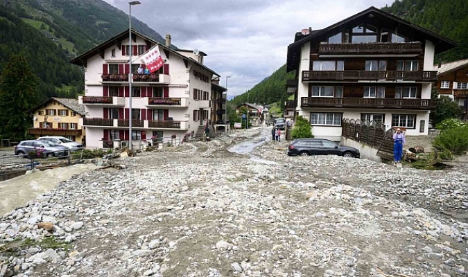İsviçre'deki sel felaketinde 70’i aşkın Kıbrıslı öğrenci bir köyde mahsur kaldı!