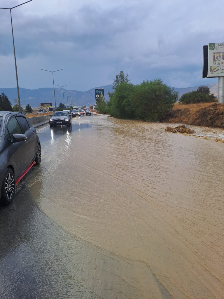 Girne-Lefkoşa Anayolunda Yağış Uyarısı