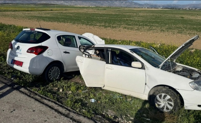 Lefkoşa-Gazimağusa anayolunda trafik kazası.. 2 yaralı