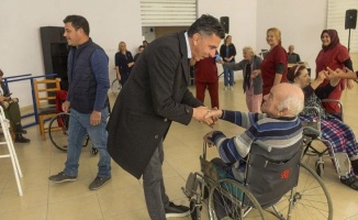 Bülent Ecevit Rehabilitasyon Merkezi’nde anlamlı yılbaşı etkinliği