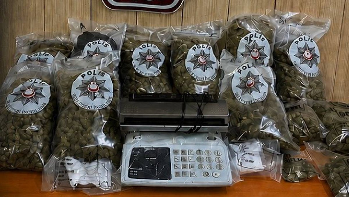 “Hedef Operasyonu” ile 9 kilo uyuşturucunun piyasa sürülmesi engellendi