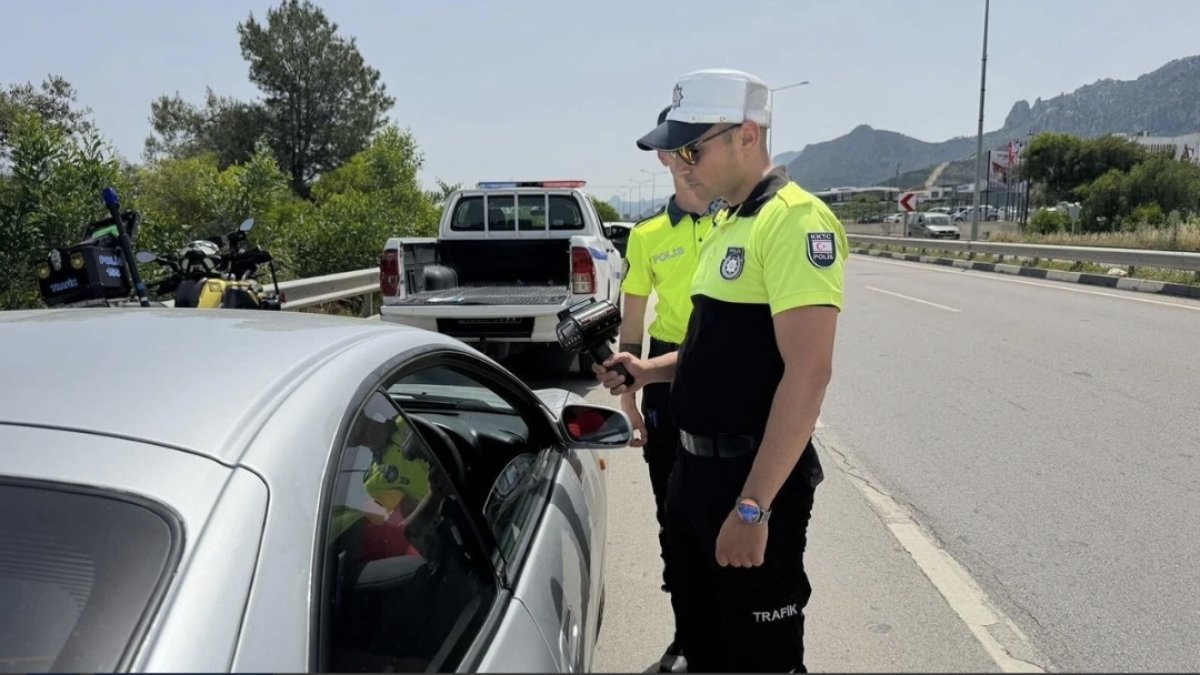 Girne Trafik Şubesi gece gündüz sahada