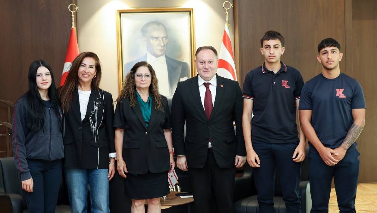 Öztürkler: İzolasyonlara rağmen gençlerimiz başarılarını sürdürüyor