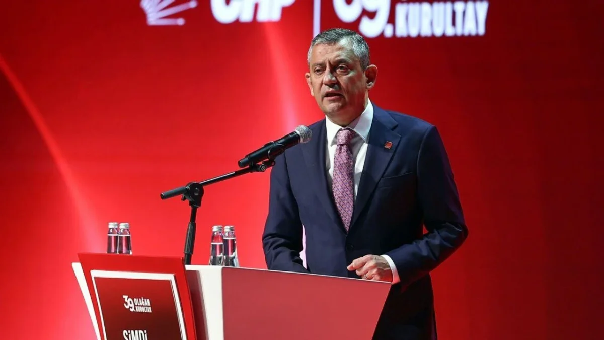 Özgür Özel, CHP Grup Başkanı seçildi