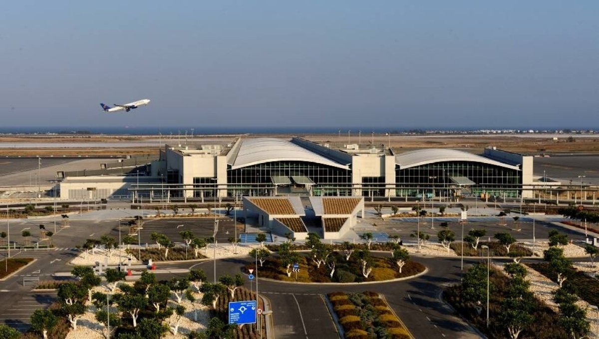 Rum yönetimi, vatandaşların tahliyesi için uçuşları başlattı: Dubai'den 180 kişinin gelmesi bekleniyor