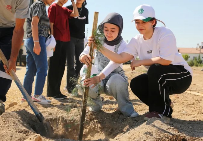 Meramlı Gençlerden Anlamlı Sosyal Sorumluluk Etkinliği