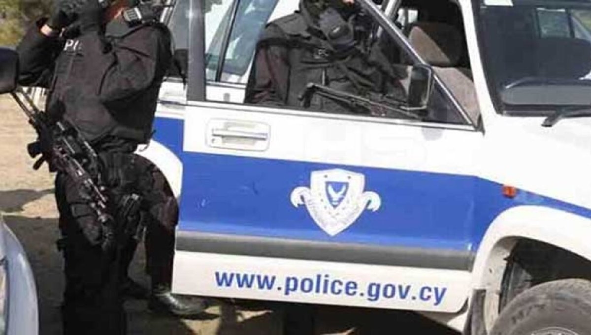 Kıbrıslı Rum uyuşturucu zanlısı sahte kimlikle KKTC’ye geçmeye çalışırken yakalandı